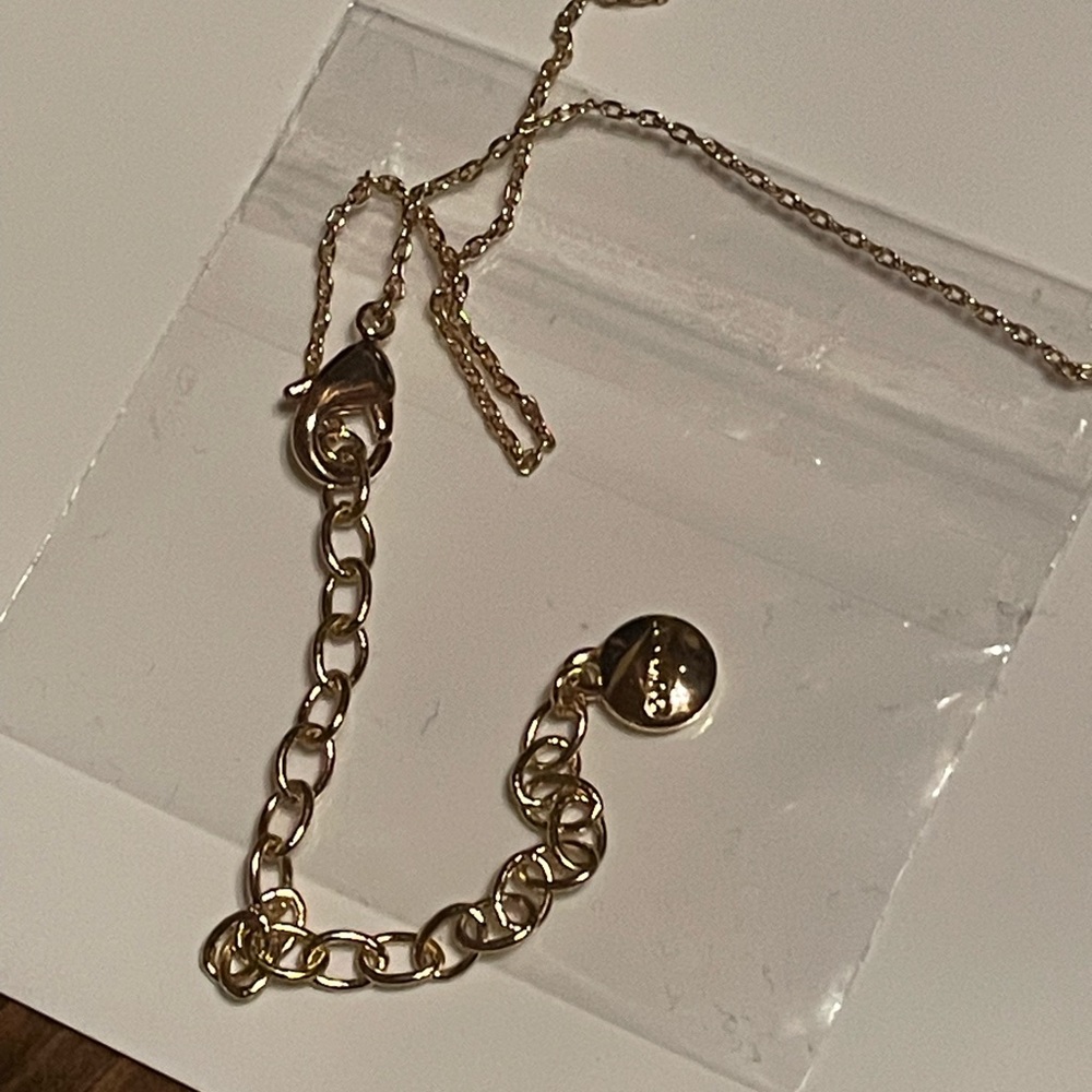 Baublebar x Disney - Adorable Minnie Mouse Necklace - Picture 5 of 5